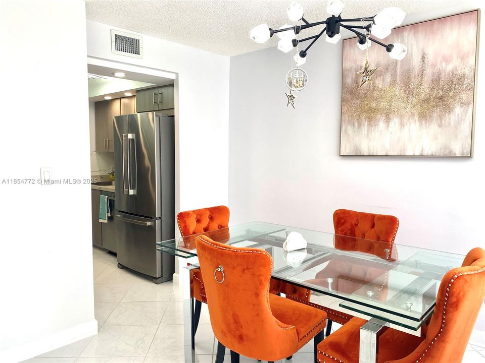 For Sale: $439,000 (1 beds, 1 baths, 943 Square Feet)