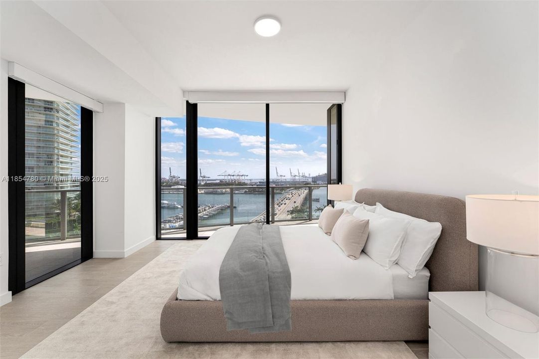 合同活跃: $3,875,000 (3 贝兹, 3 浴室, 2178 平方英尺)