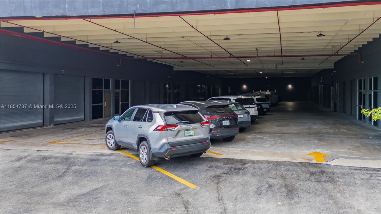 Под контрактом: $6,800 (0 спален, 0 ванн, 0 Квадратных фут)