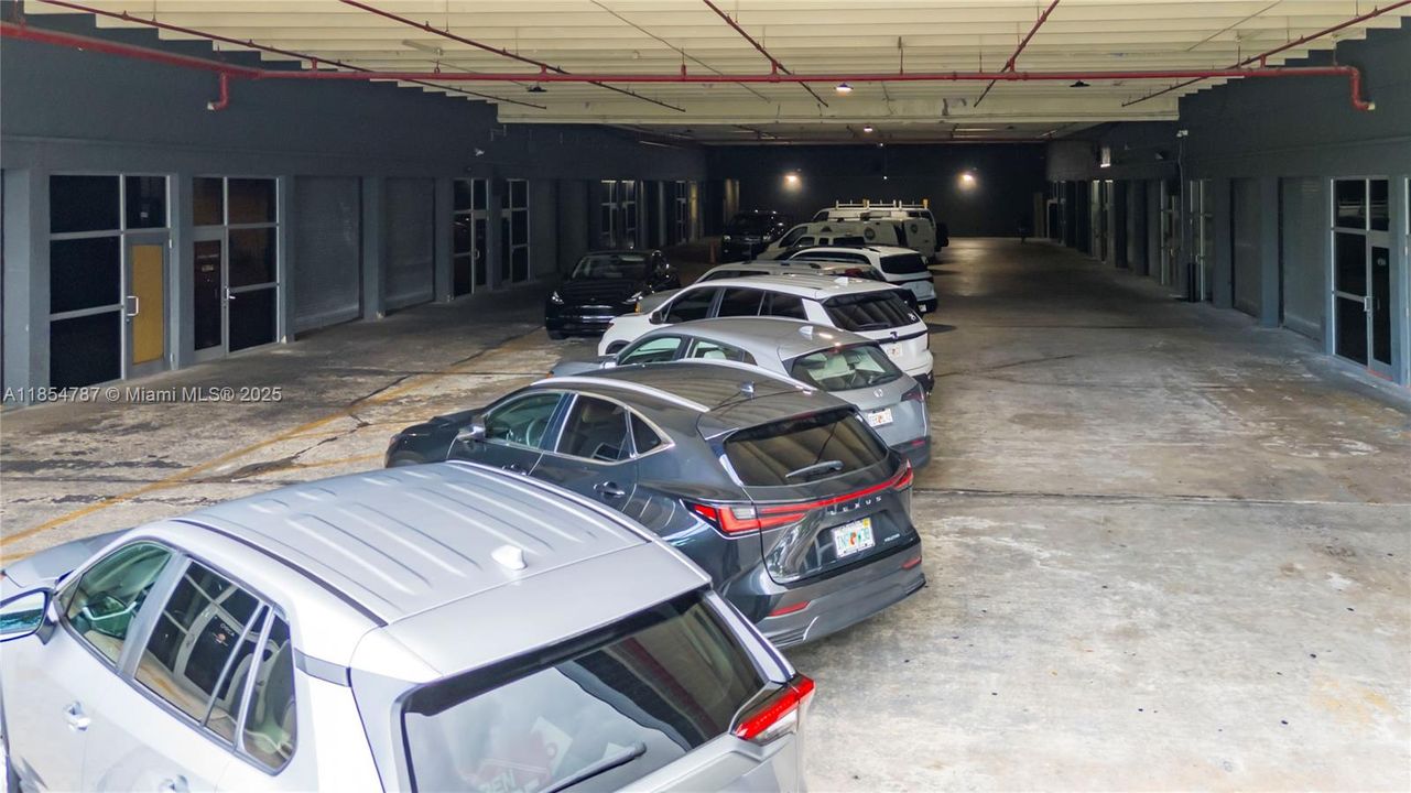 Под контрактом: $6,800 (0 спален, 0 ванн, 0 Квадратных фут)