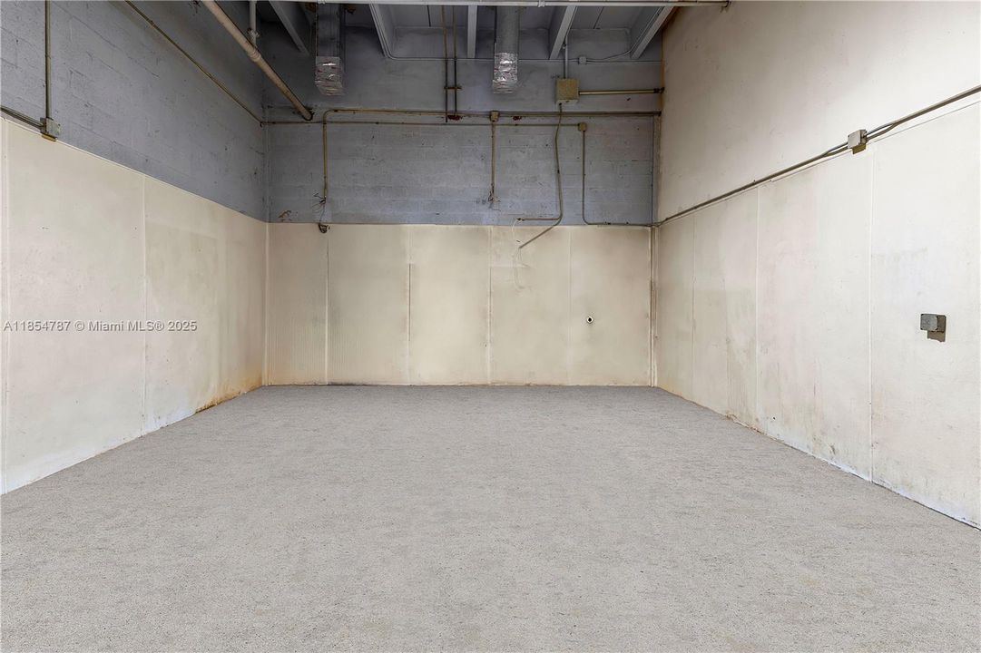 Под контрактом: $6,800 (0 спален, 0 ванн, 0 Квадратных фут)