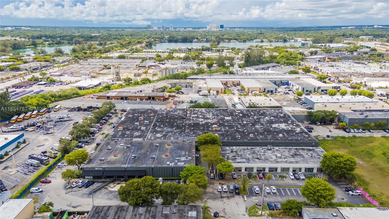 Под контрактом: $6,800 (0 спален, 0 ванн, 0 Квадратных фут)