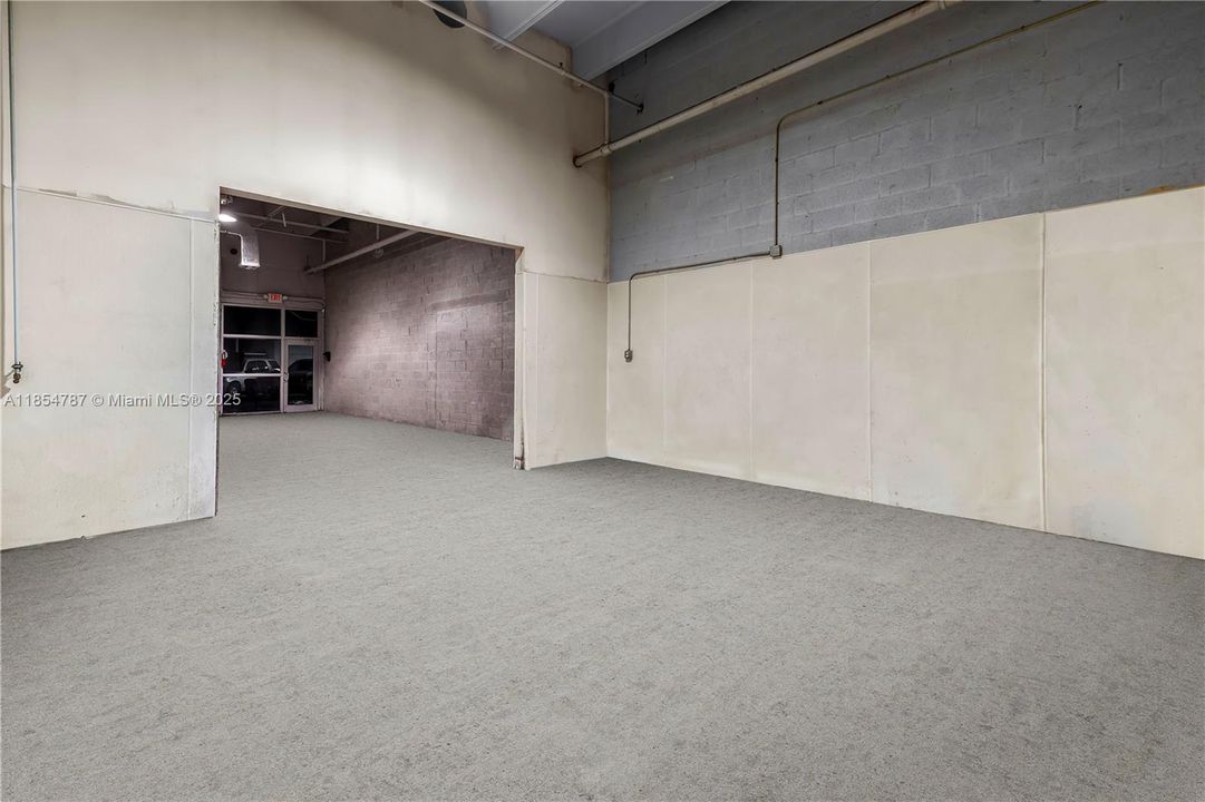 Под контрактом: $6,800 (0 спален, 0 ванн, 0 Квадратных фут)