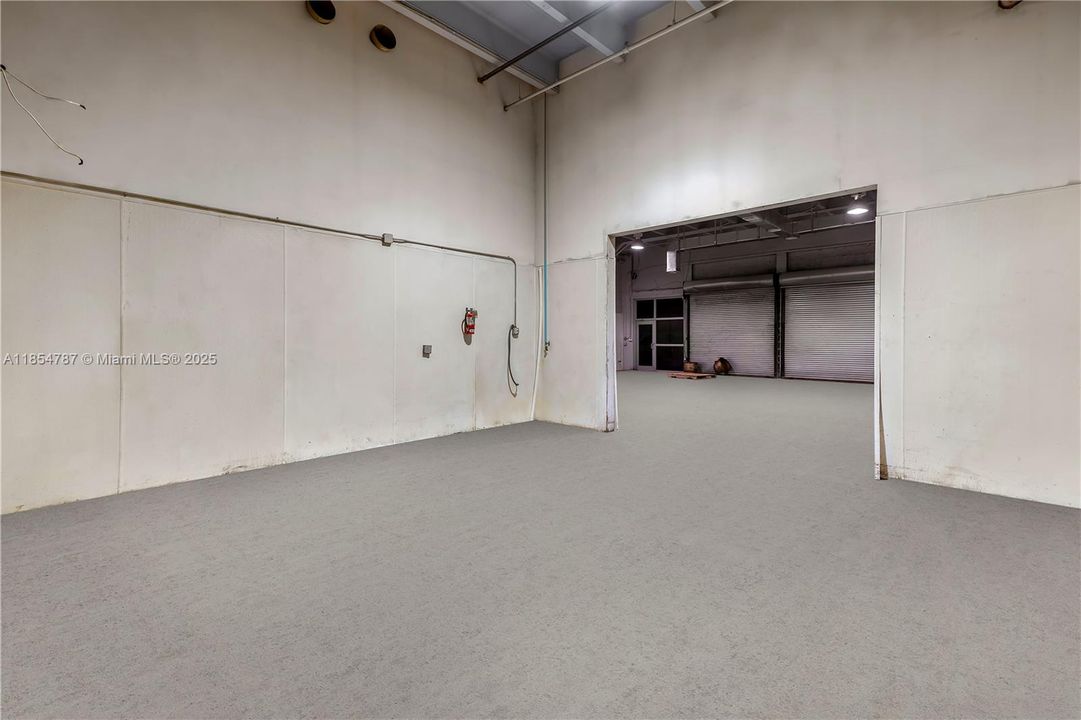 Под контрактом: $6,800 (0 спален, 0 ванн, 0 Квадратных фут)