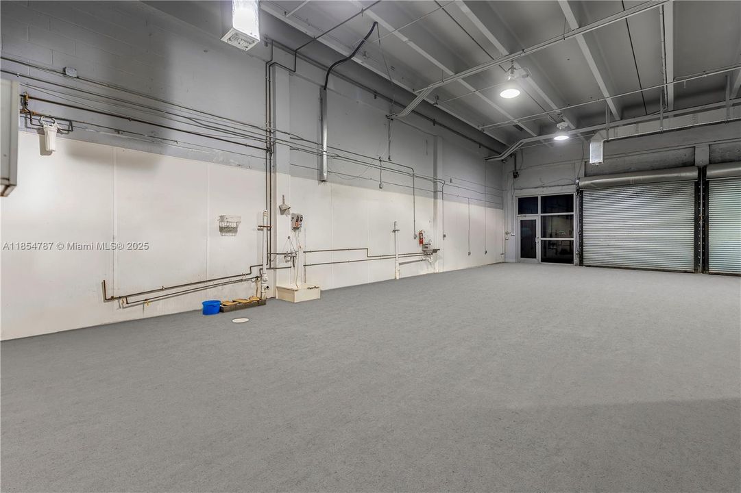 Под контрактом: $6,800 (0 спален, 0 ванн, 0 Квадратных фут)