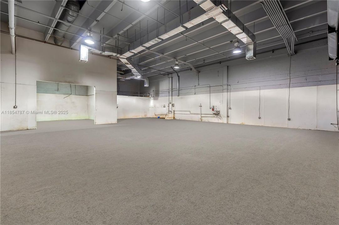 Под контрактом: $6,800 (0 спален, 0 ванн, 0 Квадратных фут)