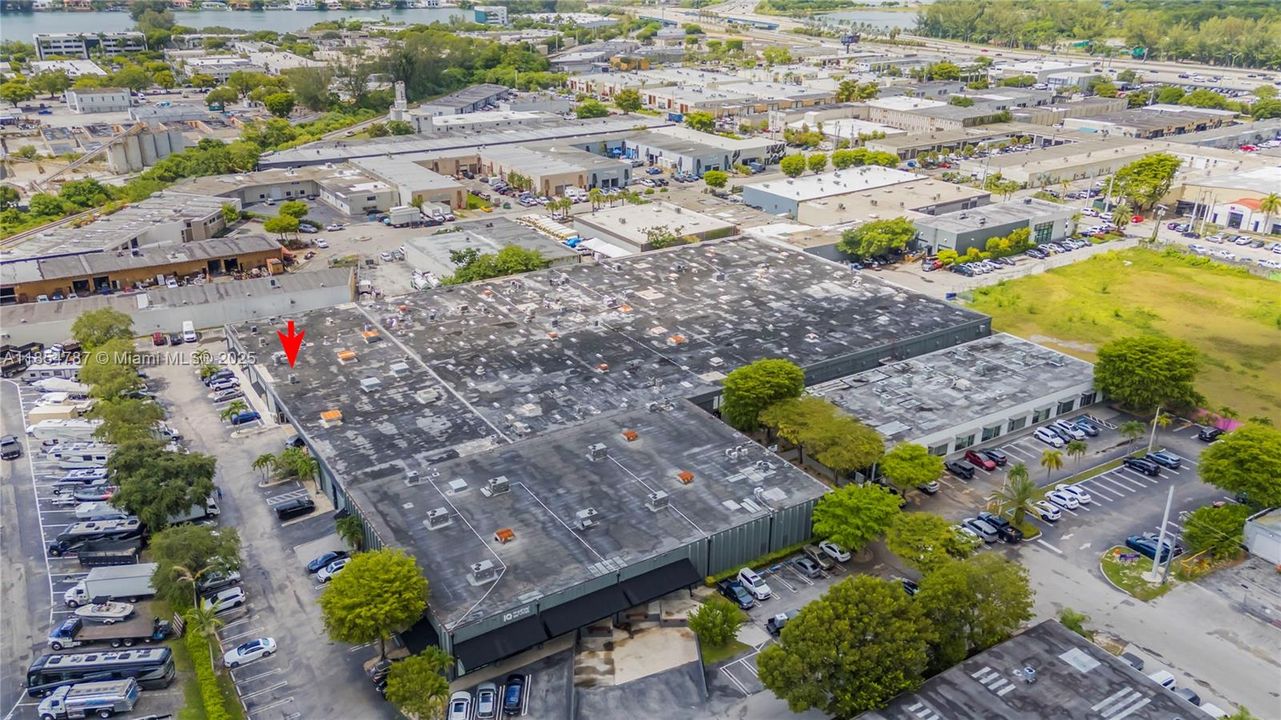 Под контрактом: $6,800 (0 спален, 0 ванн, 0 Квадратных фут)