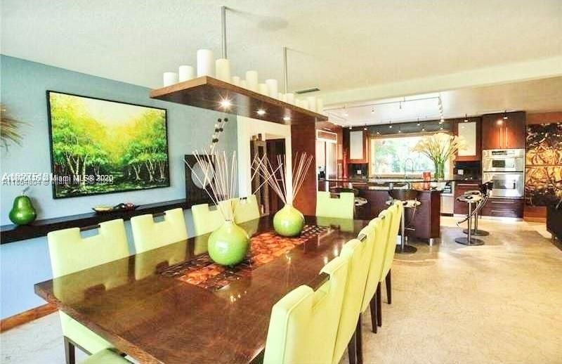 Недавно арендовано: $6,200 (3 спален, 3 ванн, 2330 Квадратных фут)