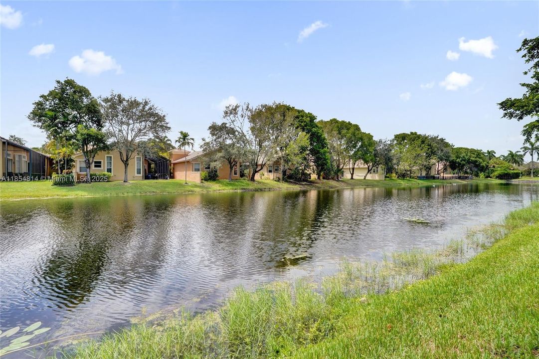 На продажу: $565,000 (3 спален, 2 ванн, 2029 Квадратных фут)