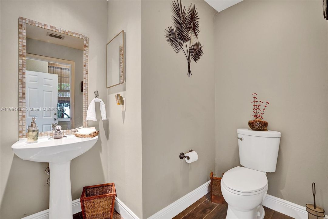 На продажу: $565,000 (3 спален, 2 ванн, 2029 Квадратных фут)