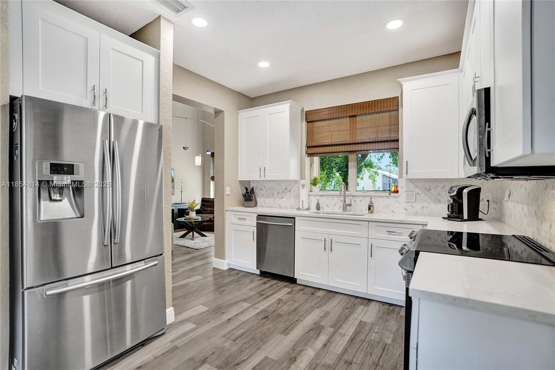 На продажу: $565,000 (3 спален, 2 ванн, 2029 Квадратных фут)