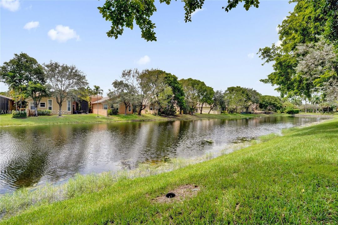 На продажу: $565,000 (3 спален, 2 ванн, 2029 Квадратных фут)