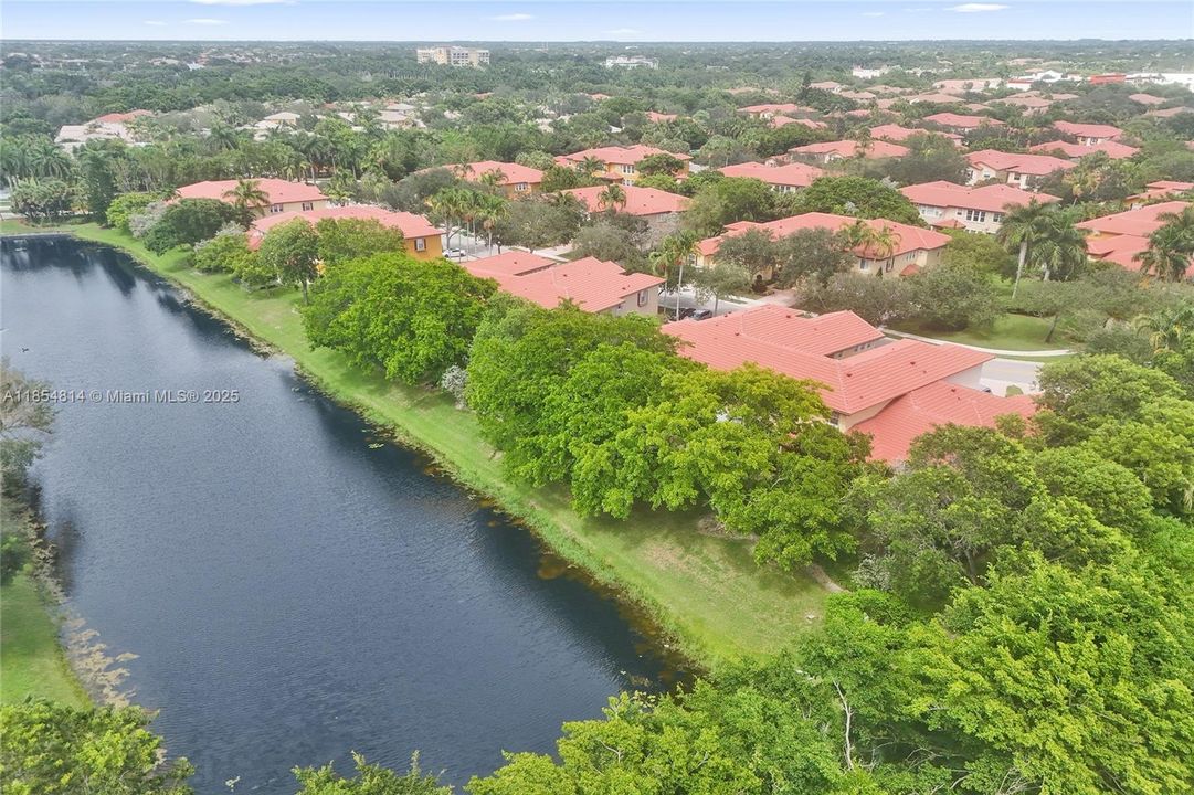 На продажу: $565,000 (3 спален, 2 ванн, 2029 Квадратных фут)