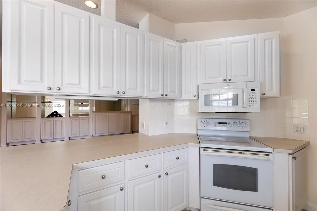 待售: $439,000 (2 贝兹, 2 浴室, 1550 平方英尺)