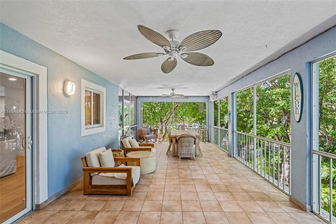 Activo con contrato: $959,000 (3 camas, 2 baños, 1851 Pies cuadrados)