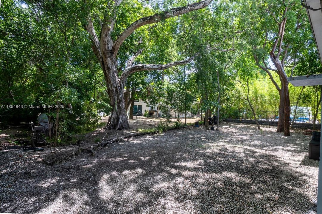 Activo con contrato: $959,000 (3 camas, 2 baños, 1851 Pies cuadrados)