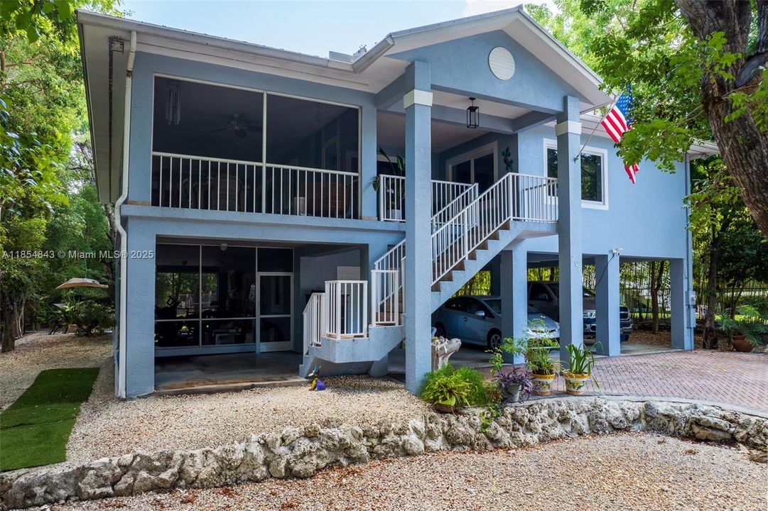 Activo con contrato: $959,000 (3 camas, 2 baños, 1851 Pies cuadrados)