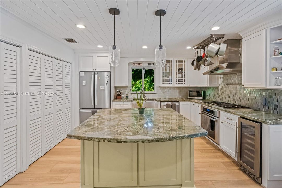 Activo con contrato: $959,000 (3 camas, 2 baños, 1851 Pies cuadrados)