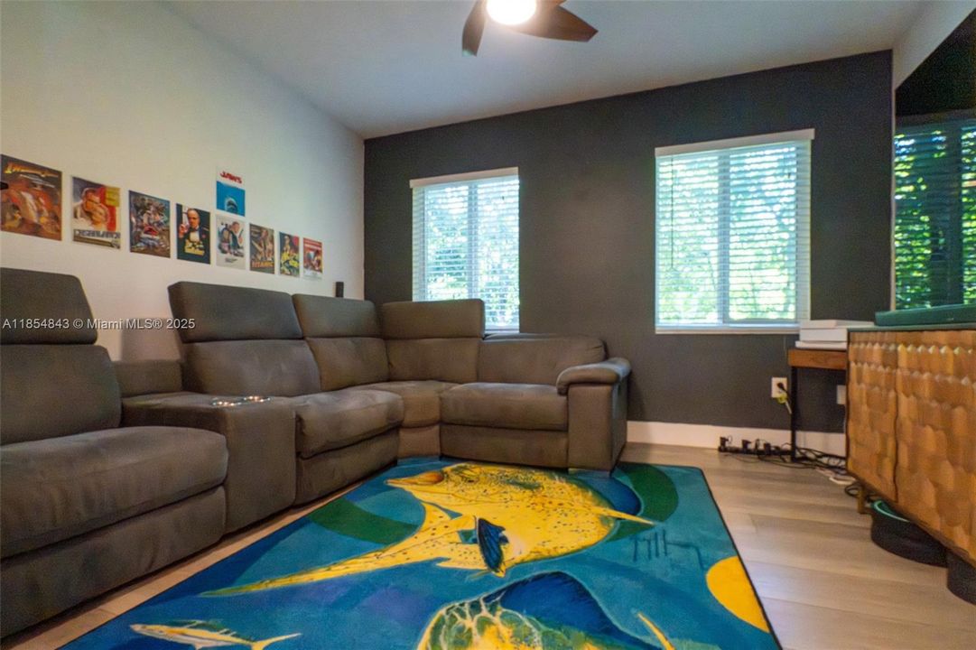 Activo con contrato: $959,000 (3 camas, 2 baños, 1851 Pies cuadrados)