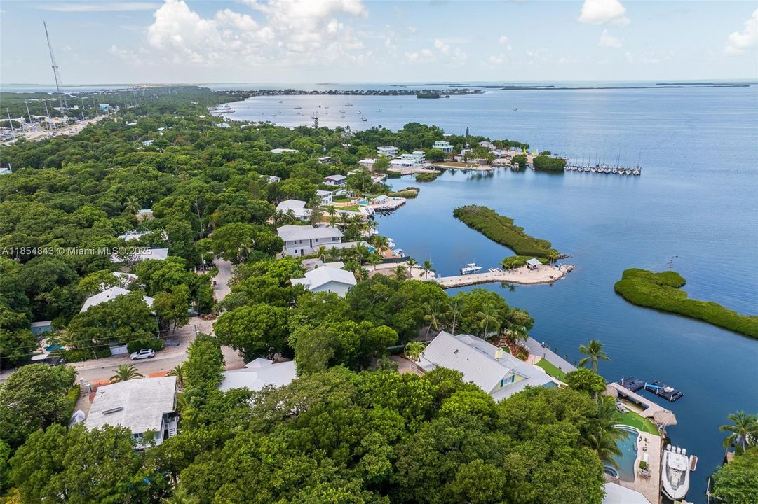 Activo con contrato: $959,000 (3 camas, 2 baños, 1851 Pies cuadrados)