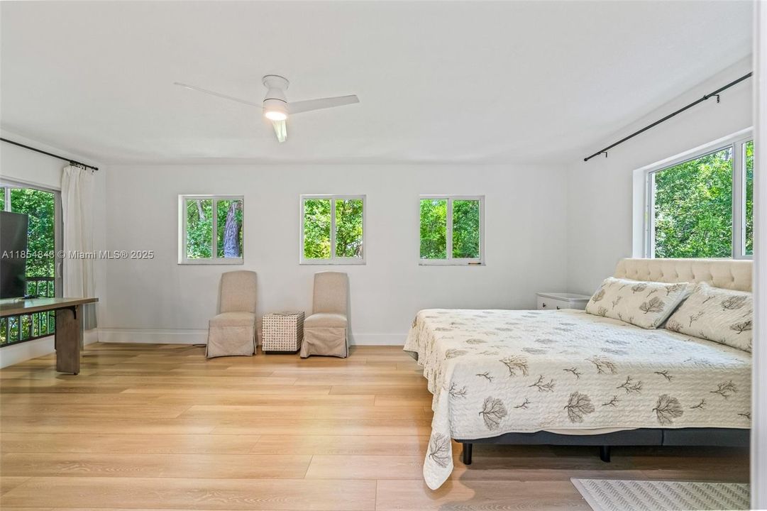 Activo con contrato: $959,000 (3 camas, 2 baños, 1851 Pies cuadrados)