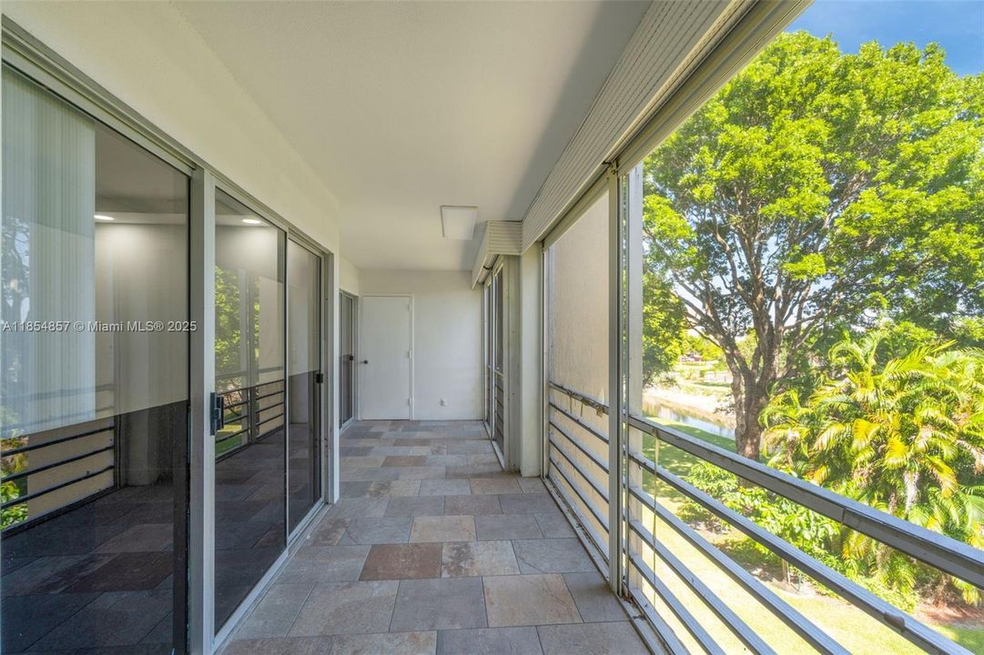 En Venta: $172,000 (2 camas, 2 baños, 1114 Pies cuadrados)