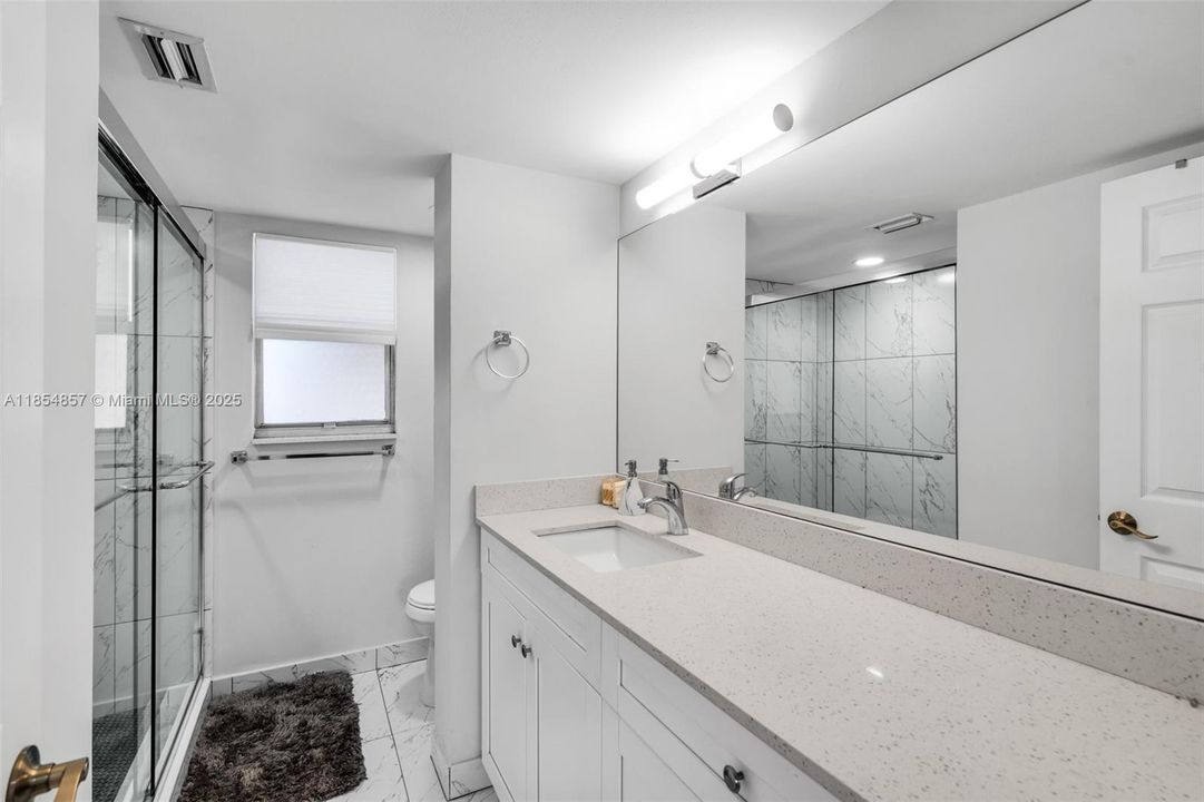 En Venta: $172,000 (2 camas, 2 baños, 1114 Pies cuadrados)