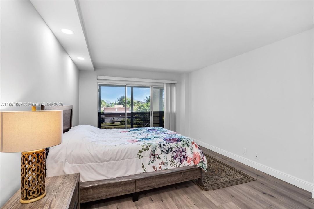 En Venta: $172,000 (2 camas, 2 baños, 1114 Pies cuadrados)