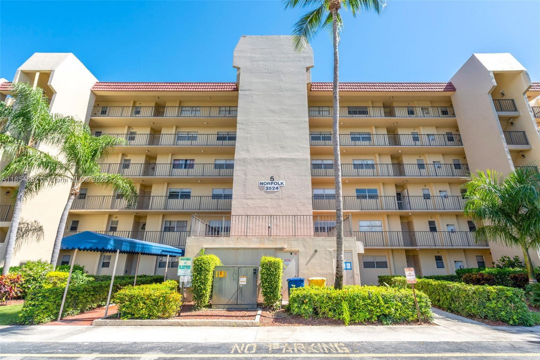 En Venta: $172,000 (2 camas, 2 baños, 1114 Pies cuadrados)