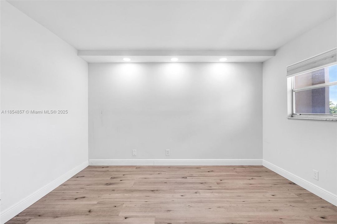 En Venta: $172,000 (2 camas, 2 baños, 1114 Pies cuadrados)