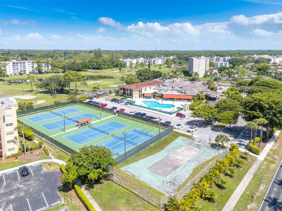 En Venta: $172,000 (2 camas, 2 baños, 1114 Pies cuadrados)