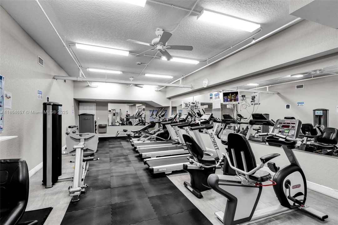 En Venta: $172,000 (2 camas, 2 baños, 1114 Pies cuadrados)