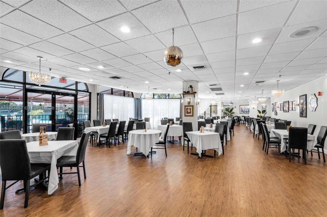 En Venta: $172,000 (2 camas, 2 baños, 1114 Pies cuadrados)