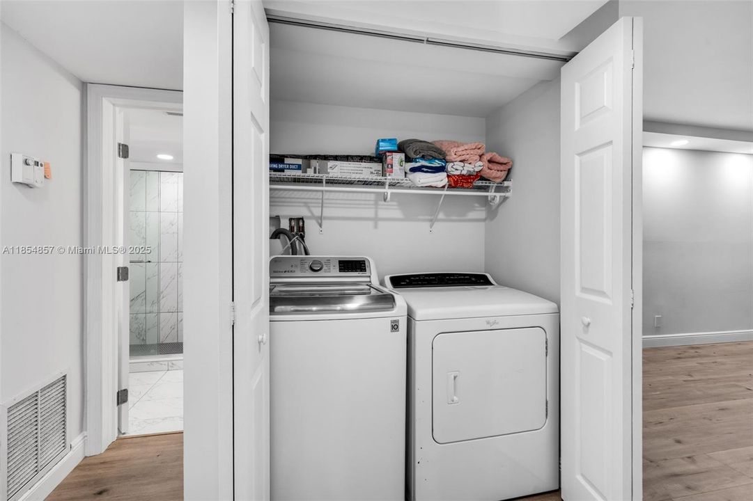 En Venta: $172,000 (2 camas, 2 baños, 1114 Pies cuadrados)