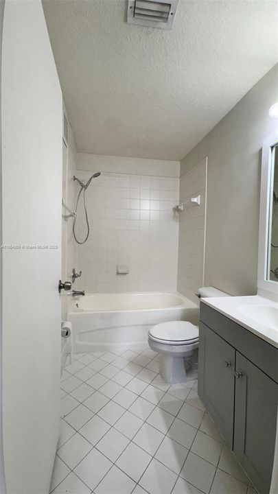 Недавно арендовано: $1,675 (2 спален, 2 ванн, 815 Квадратных фут)