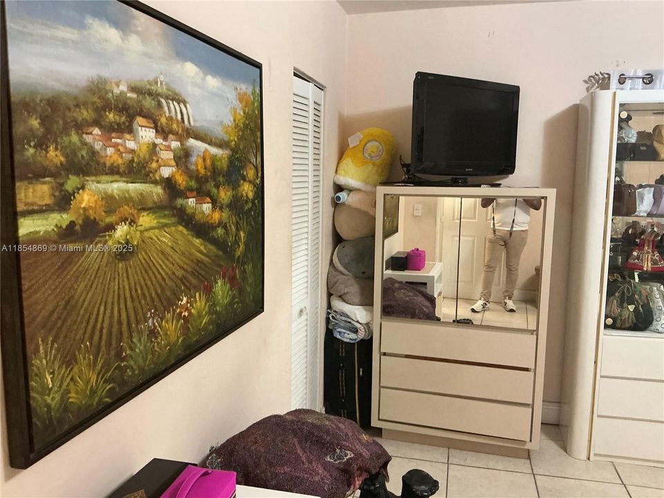 For Sale: $670,000 (2 beds, 1 baths, 1716 Square Feet)