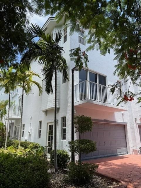 Active With Contract: $549,900 (3 beds, 3 baths, 2186 Square Feet)