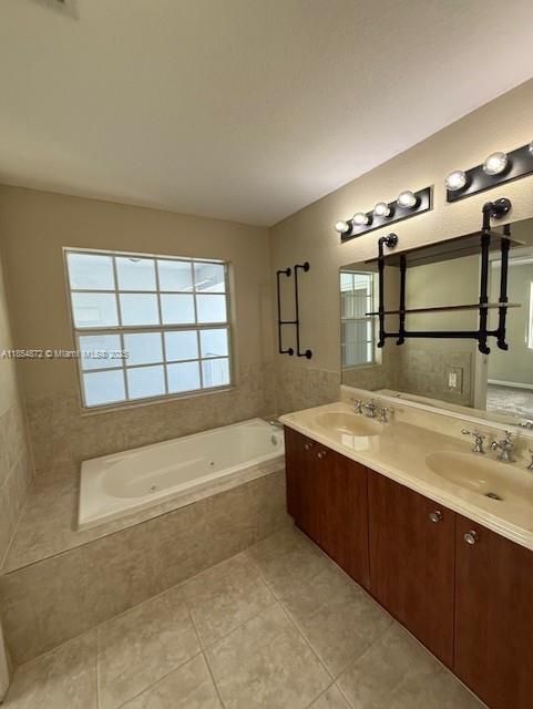 Active With Contract: $549,900 (3 beds, 3 baths, 2186 Square Feet)