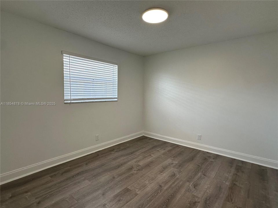 Active With Contract: $1,795 (2 beds, 1 baths, 0 Square Feet)