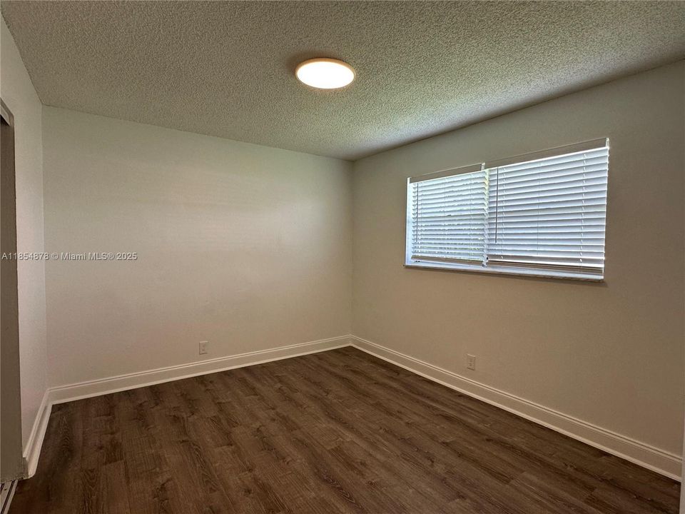 Active With Contract: $1,795 (2 beds, 1 baths, 0 Square Feet)