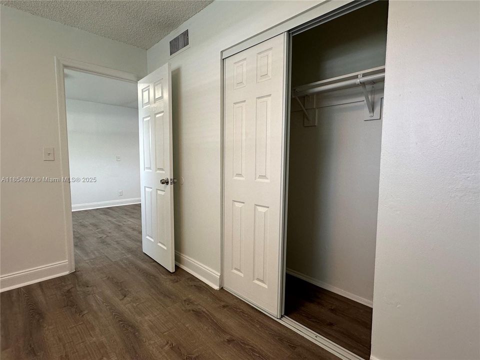 Active With Contract: $1,795 (2 beds, 1 baths, 0 Square Feet)