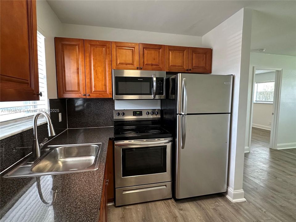Active With Contract: $1,795 (2 beds, 1 baths, 0 Square Feet)