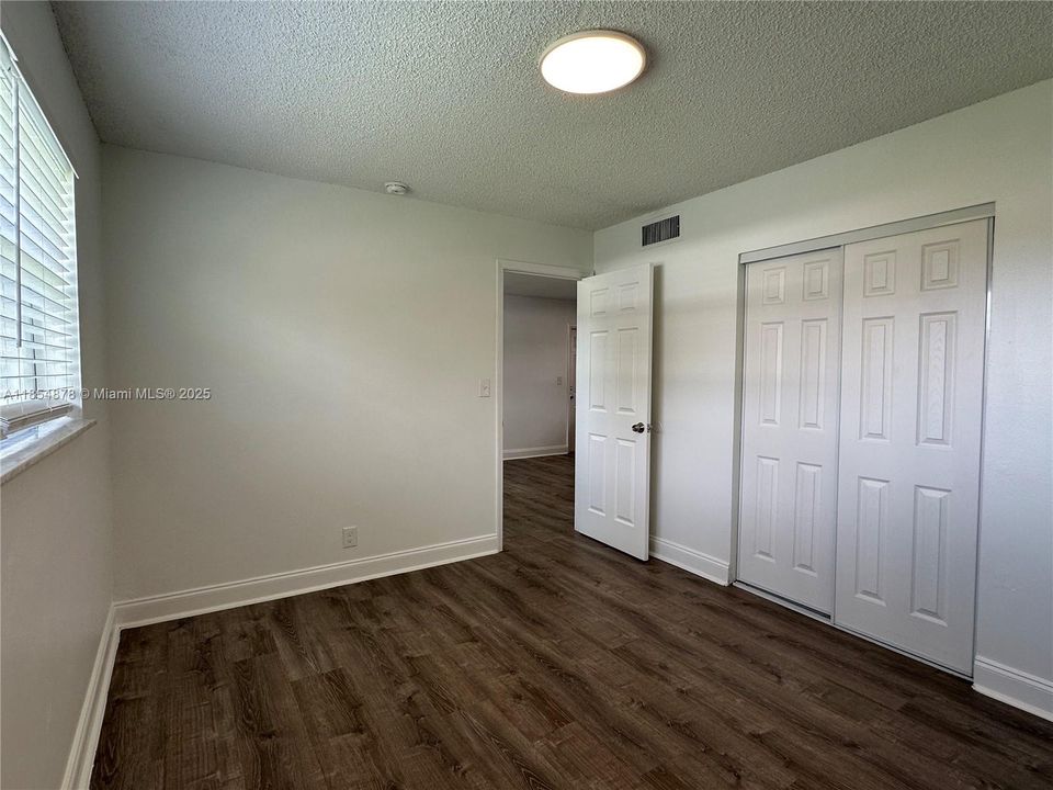 Active With Contract: $1,795 (2 beds, 1 baths, 0 Square Feet)
