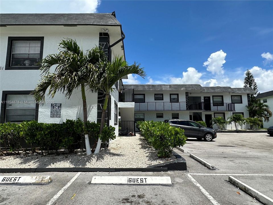Active With Contract: $1,795 (2 beds, 1 baths, 0 Square Feet)