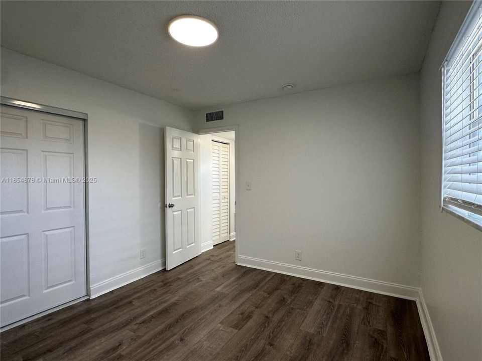 Active With Contract: $1,795 (2 beds, 1 baths, 0 Square Feet)