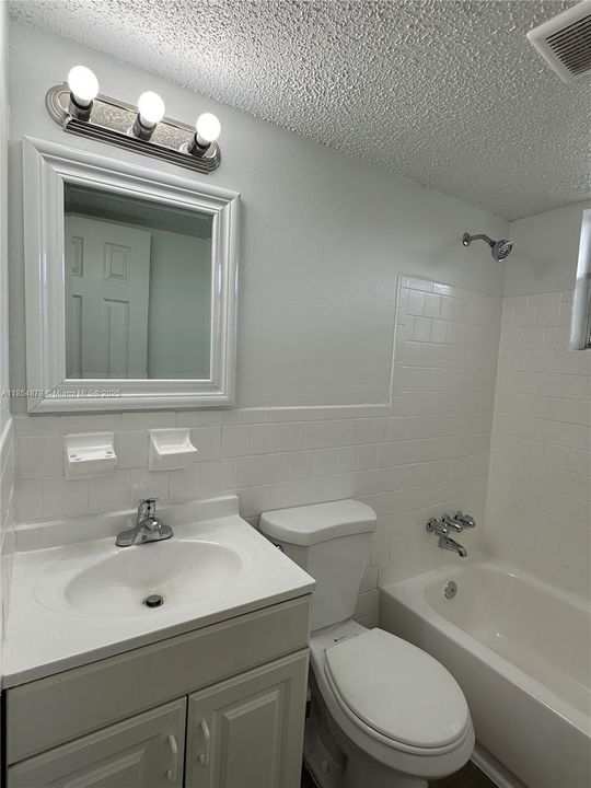 Active With Contract: $1,795 (2 beds, 1 baths, 0 Square Feet)