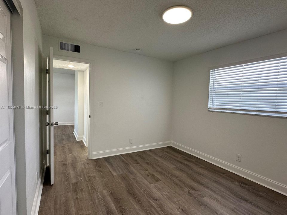 Active With Contract: $1,795 (2 beds, 1 baths, 0 Square Feet)