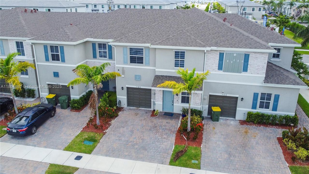 На продажу: $530,000 (4 спален, 2 ванн, 1826 Квадратных фут)