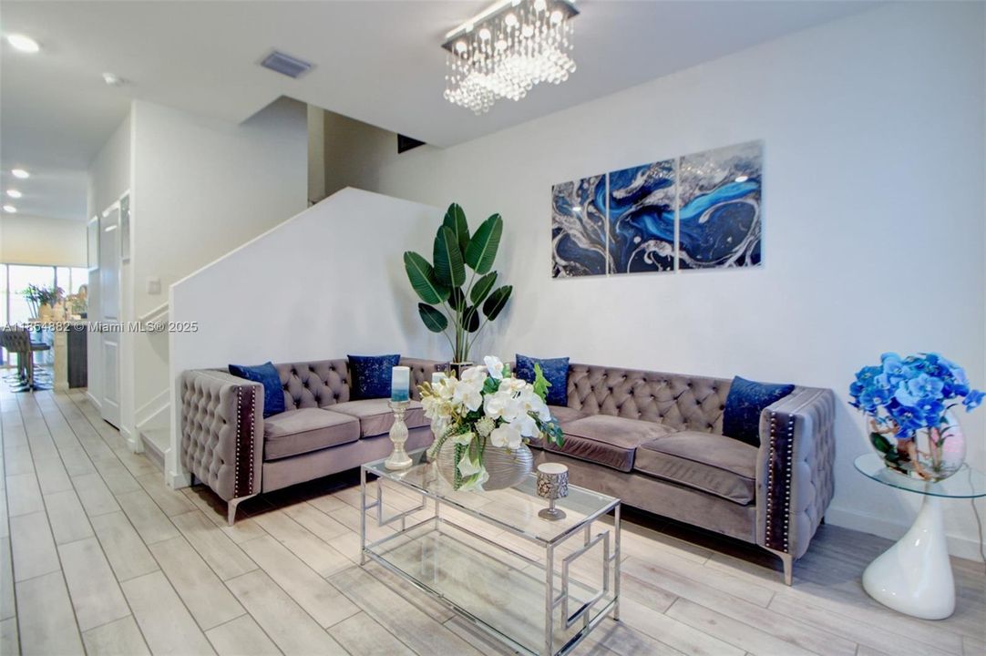 На продажу: $530,000 (4 спален, 2 ванн, 1826 Квадратных фут)