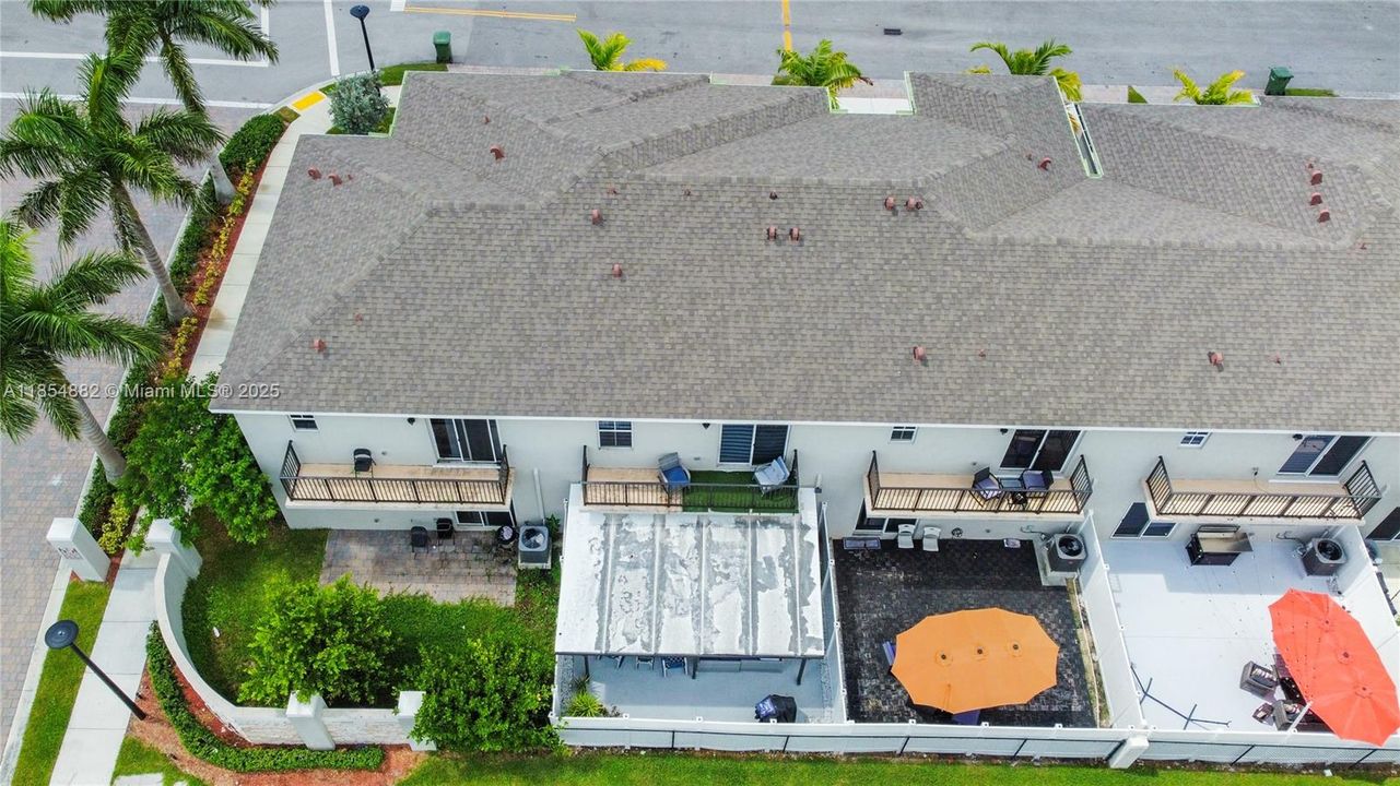 На продажу: $530,000 (4 спален, 2 ванн, 1826 Квадратных фут)